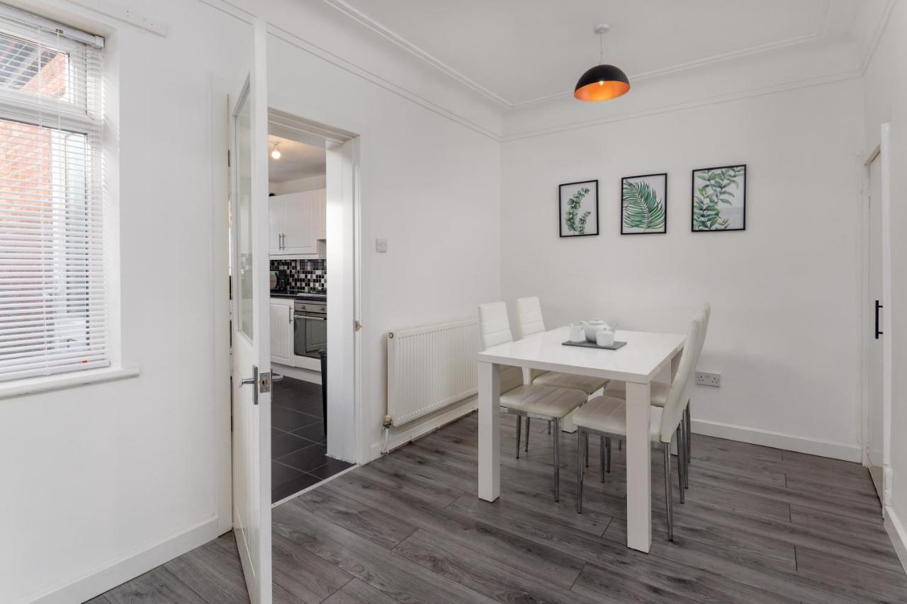 The Empress 2 Bed Terraced House Apartment ลิเวอร์พูล ภายนอก รูปภาพ