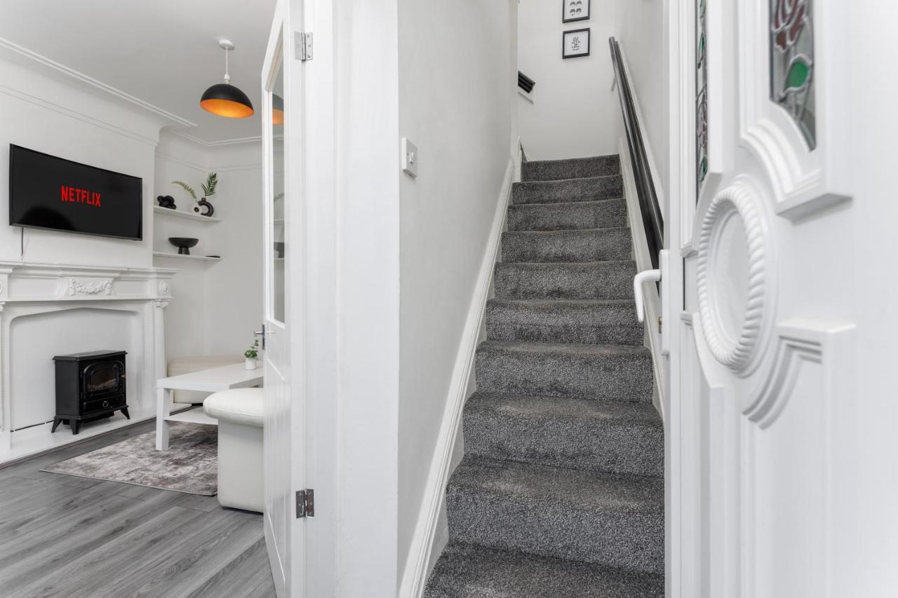 The Empress 2 Bed Terraced House Apartment ลิเวอร์พูล ภายนอก รูปภาพ